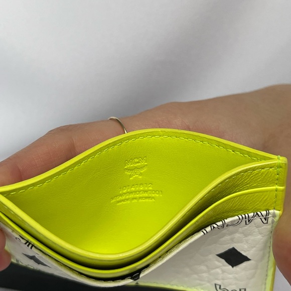 MCM Neon Yellow and White Card Case BNWT - Picture 4 of 9